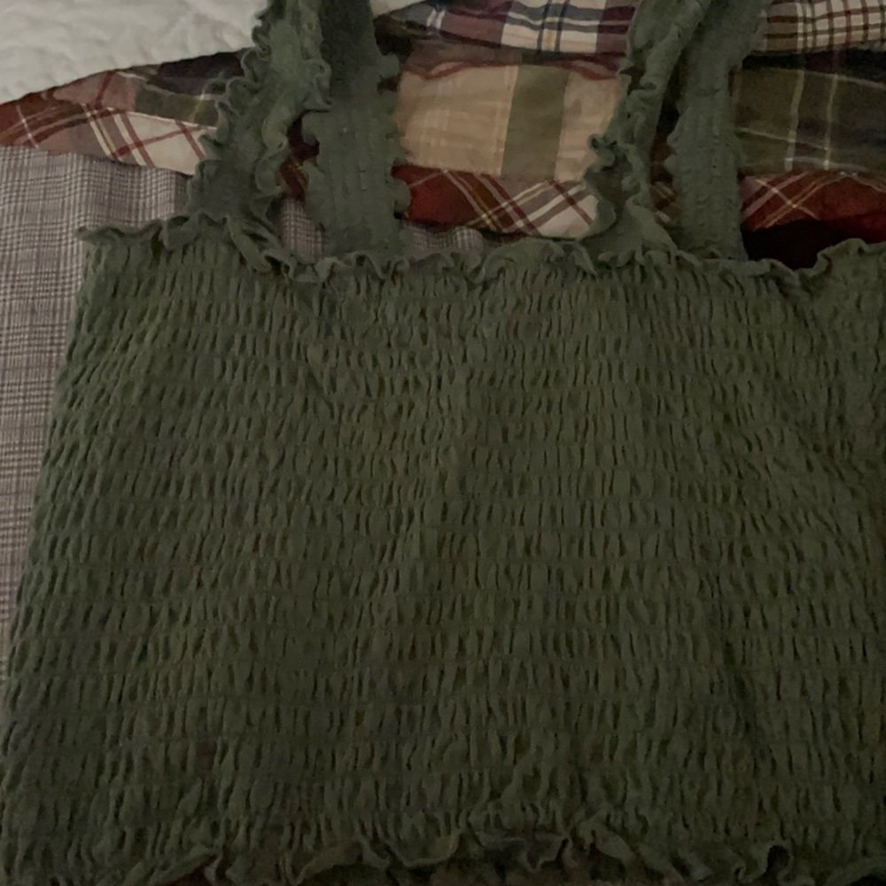 Hollister ruffled ruffled crop top
